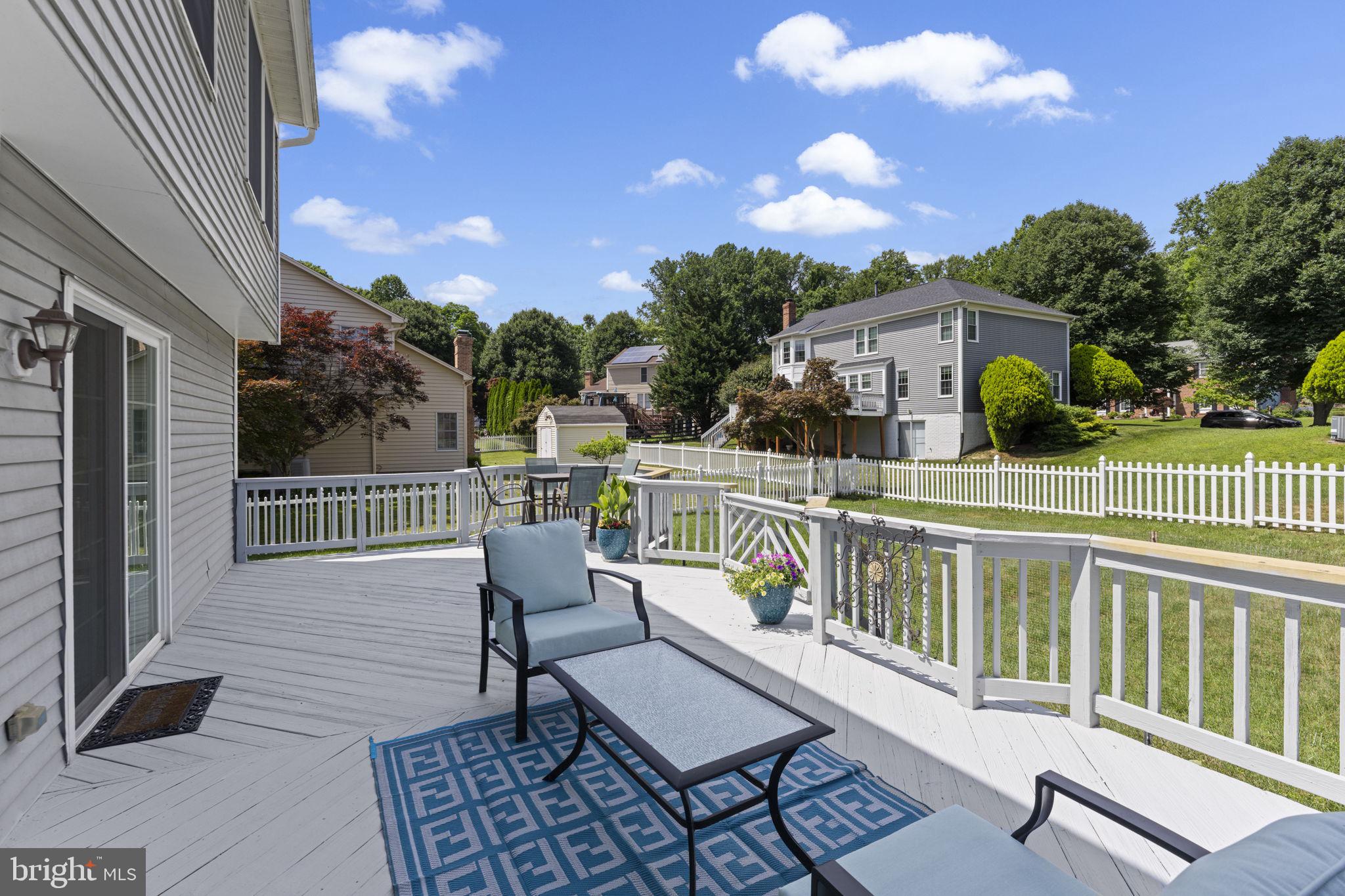 NORTH SHERWOOD FOREST - Residential