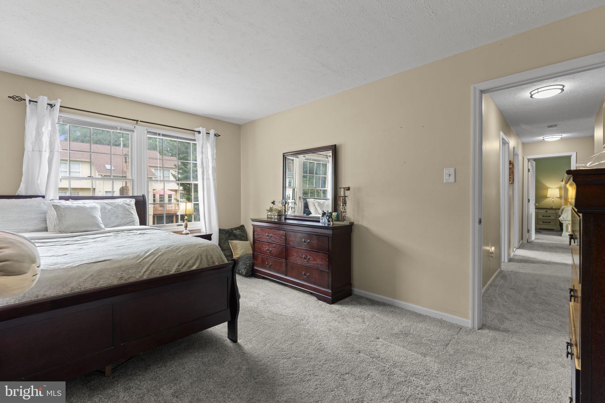 NORTH SHERWOOD FOREST - Residential