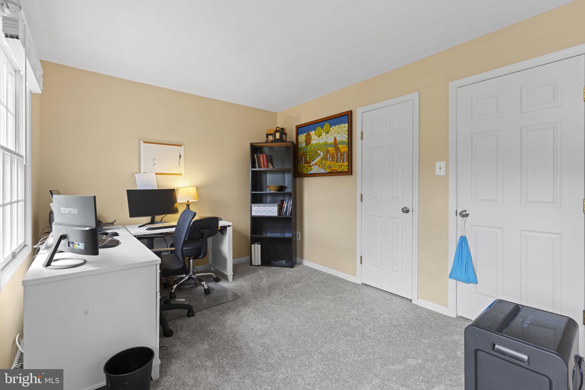 NORTH SHERWOOD FOREST - Residential