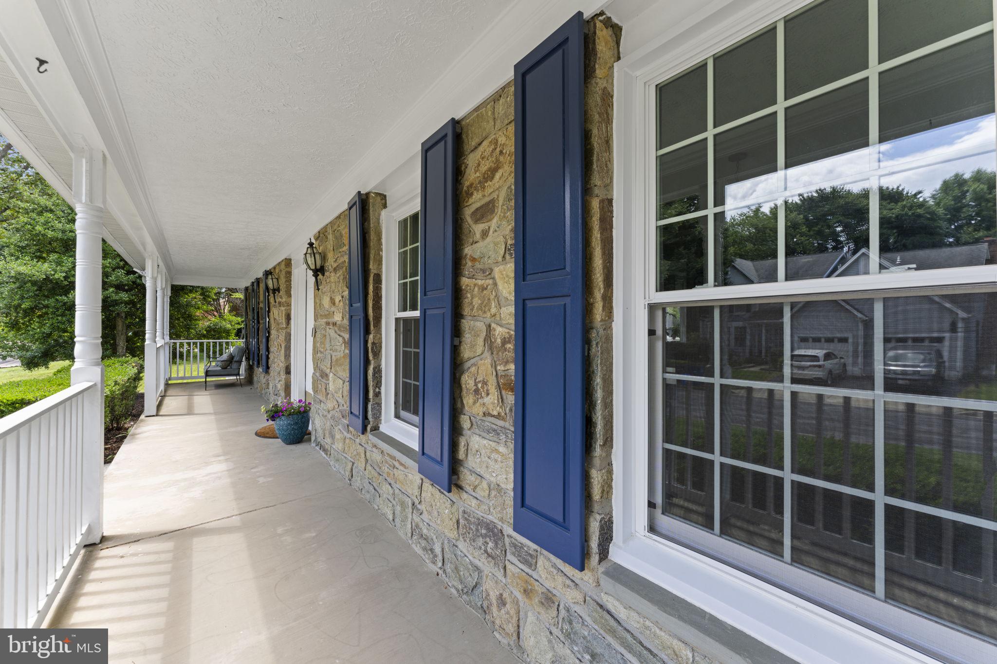 NORTH SHERWOOD FOREST - Residential