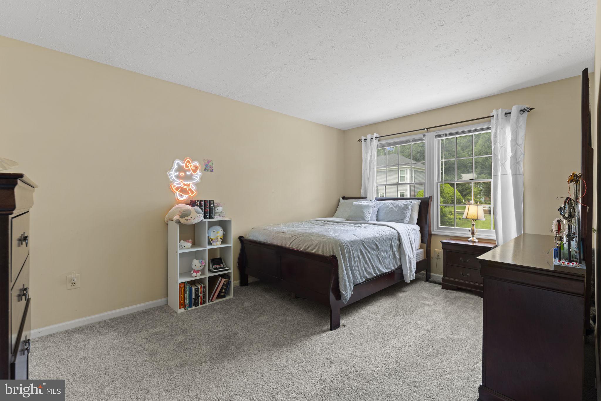 NORTH SHERWOOD FOREST - Residential