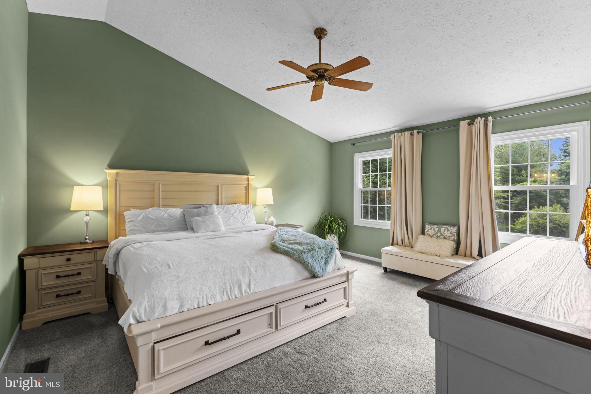 NORTH SHERWOOD FOREST - Residential