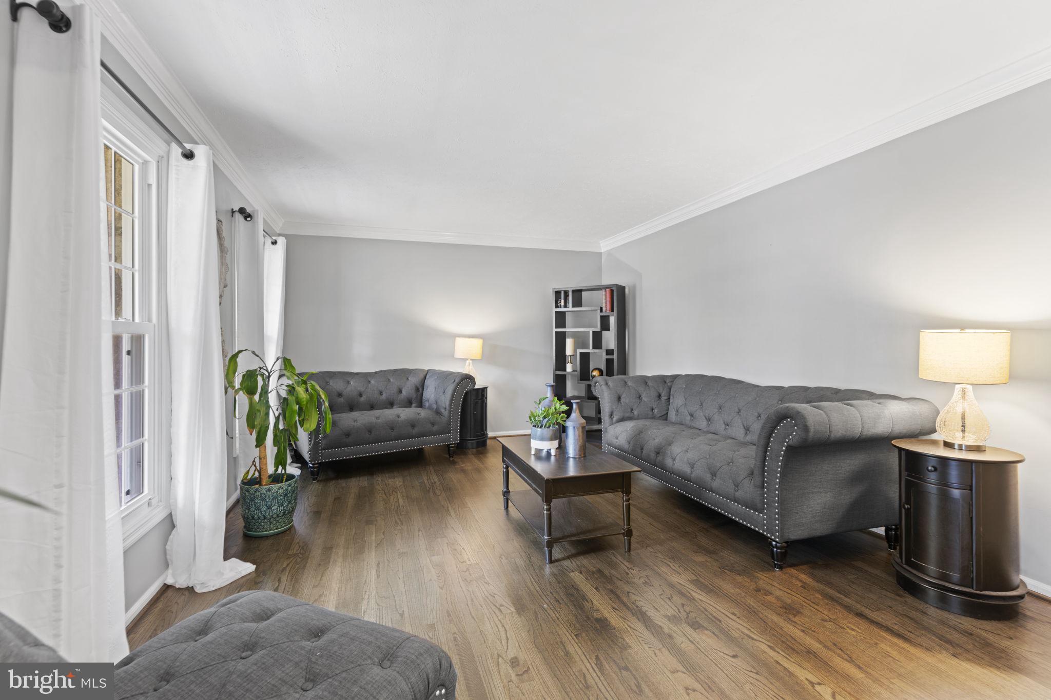 NORTH SHERWOOD FOREST - Residential