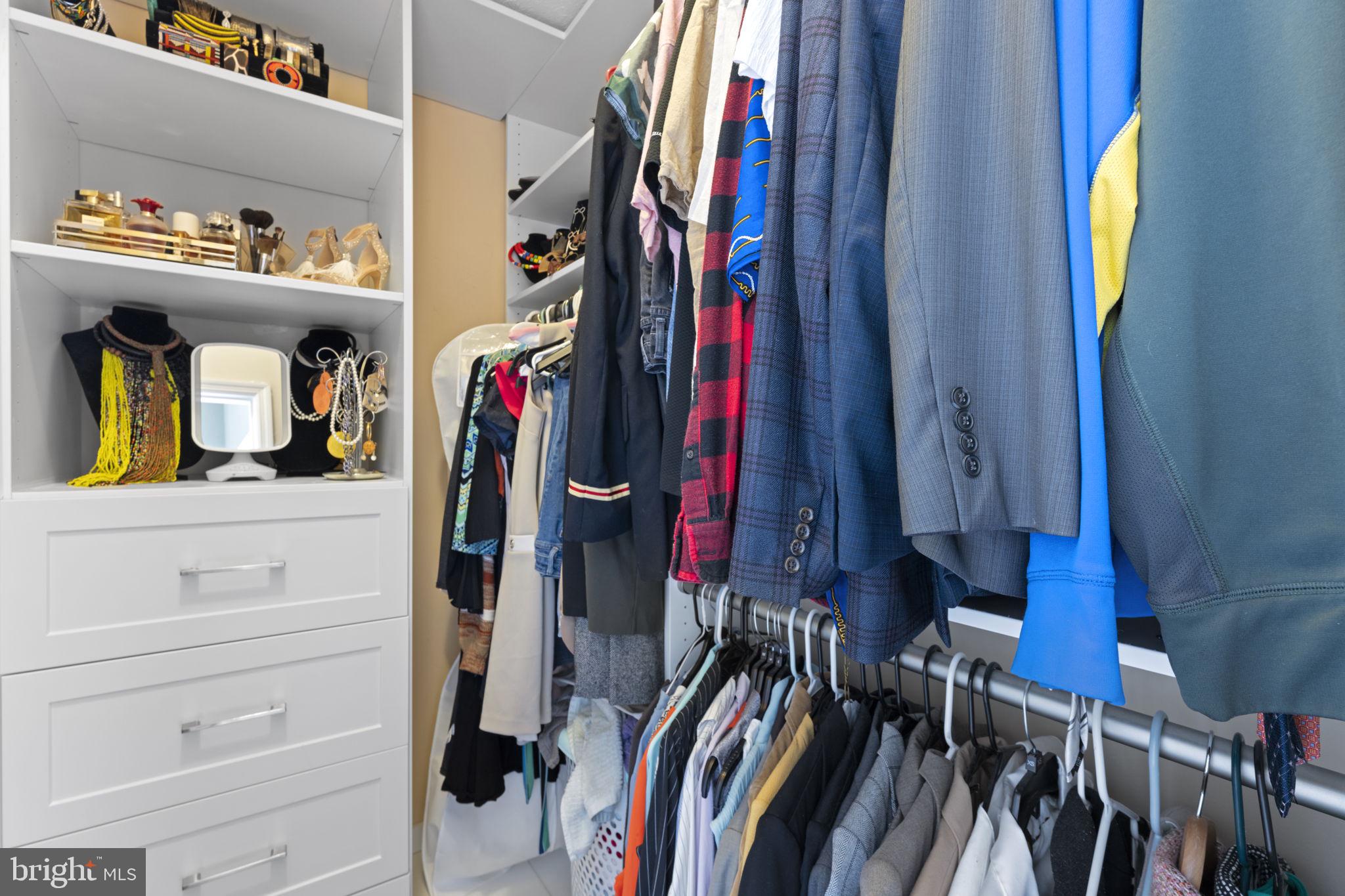 NORTH SHERWOOD FOREST - Residential