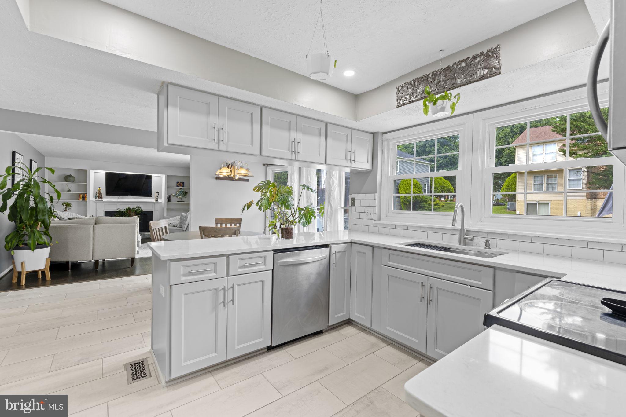 NORTH SHERWOOD FOREST - Residential