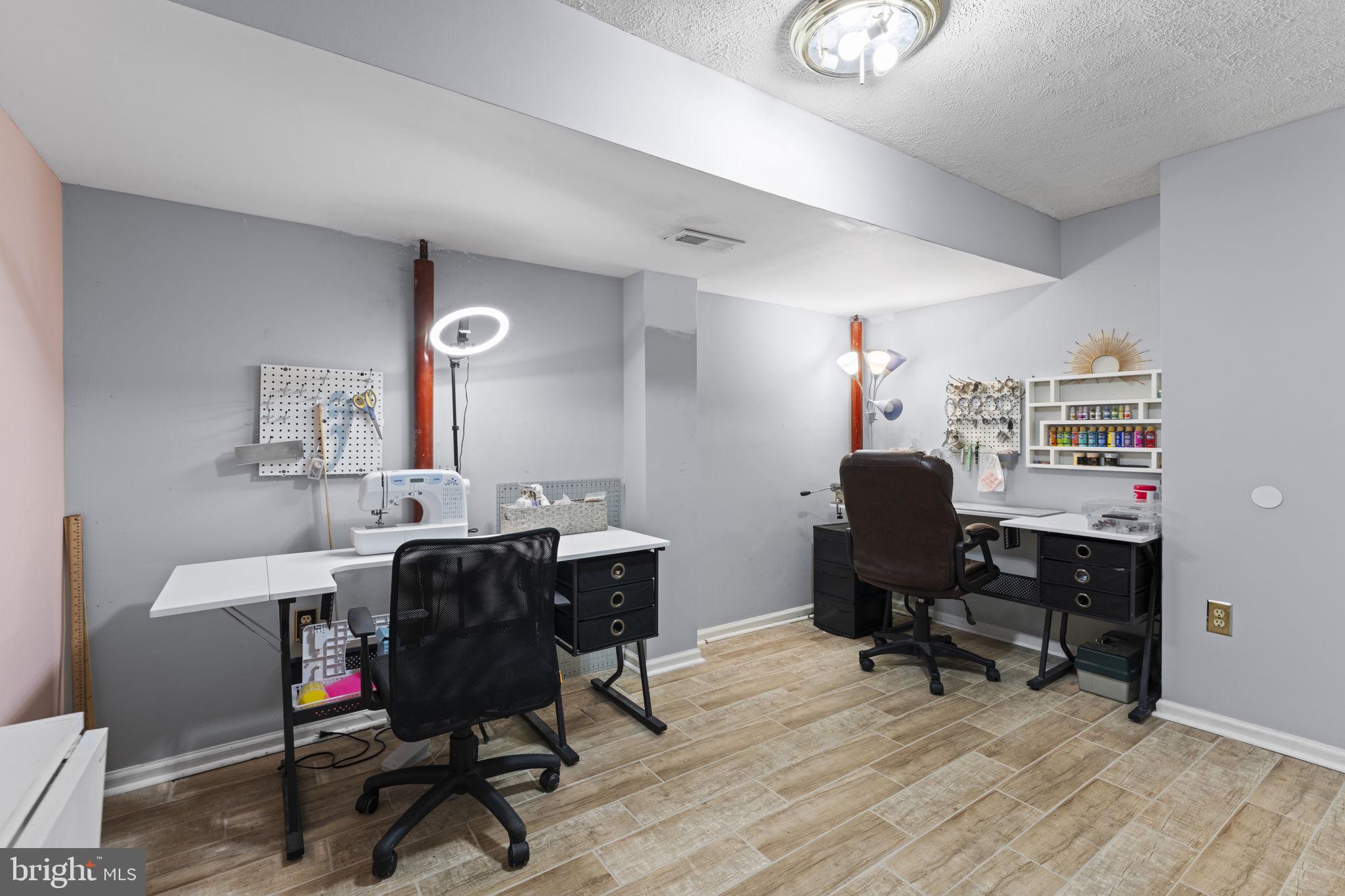 NORTH SHERWOOD FOREST - Residential