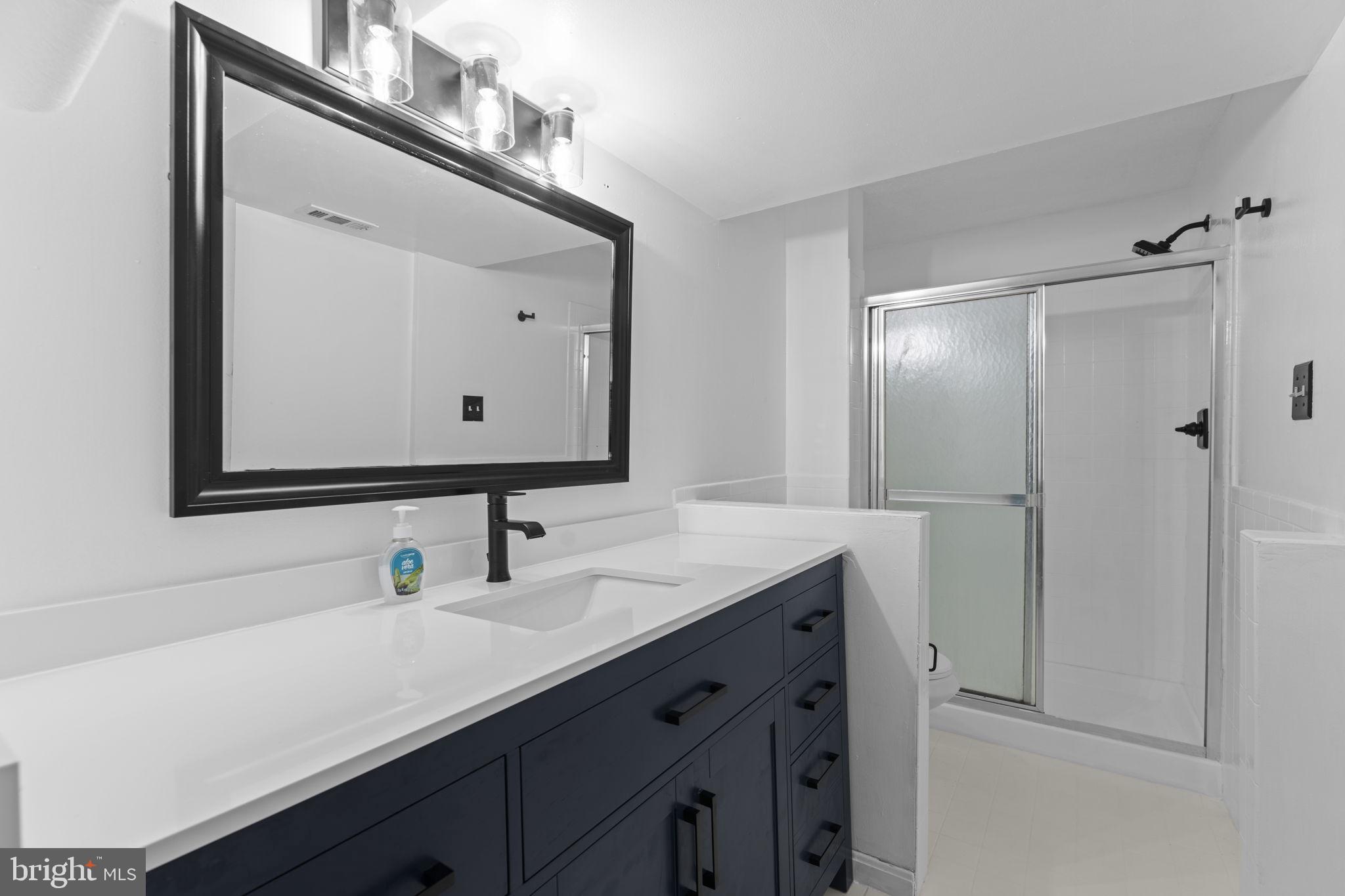 NORTH SHERWOOD FOREST - Residential