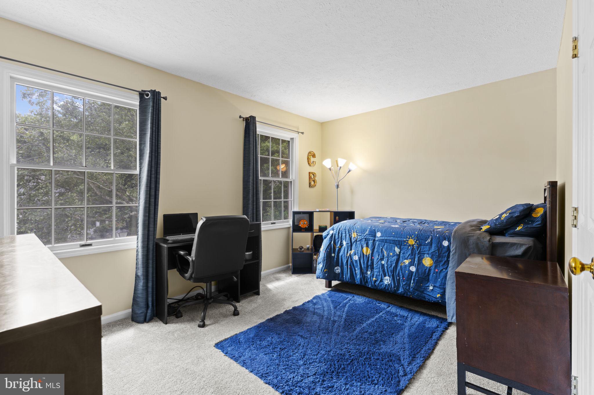 NORTH SHERWOOD FOREST - Residential