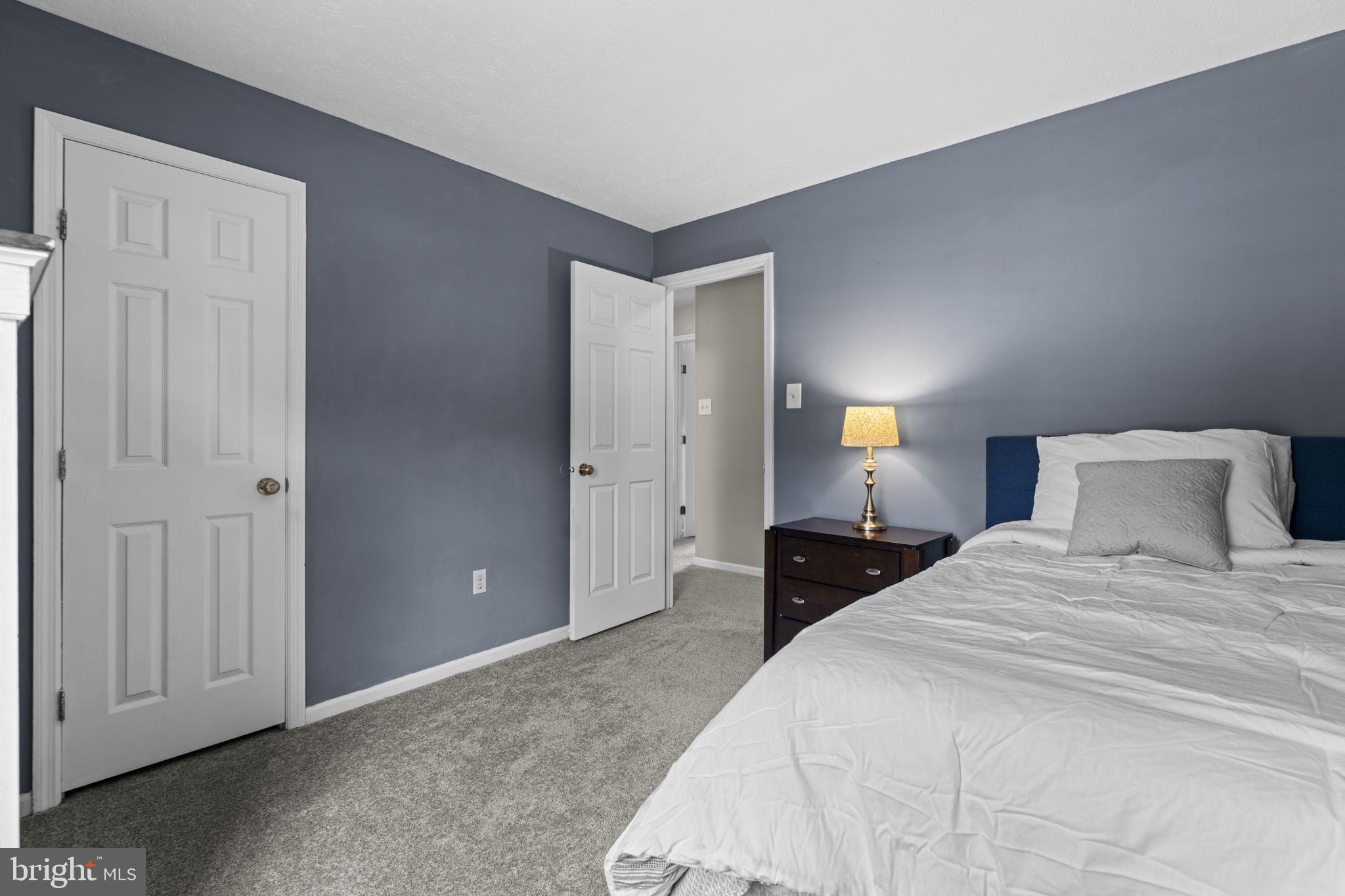 NORTH SHERWOOD FOREST - Residential