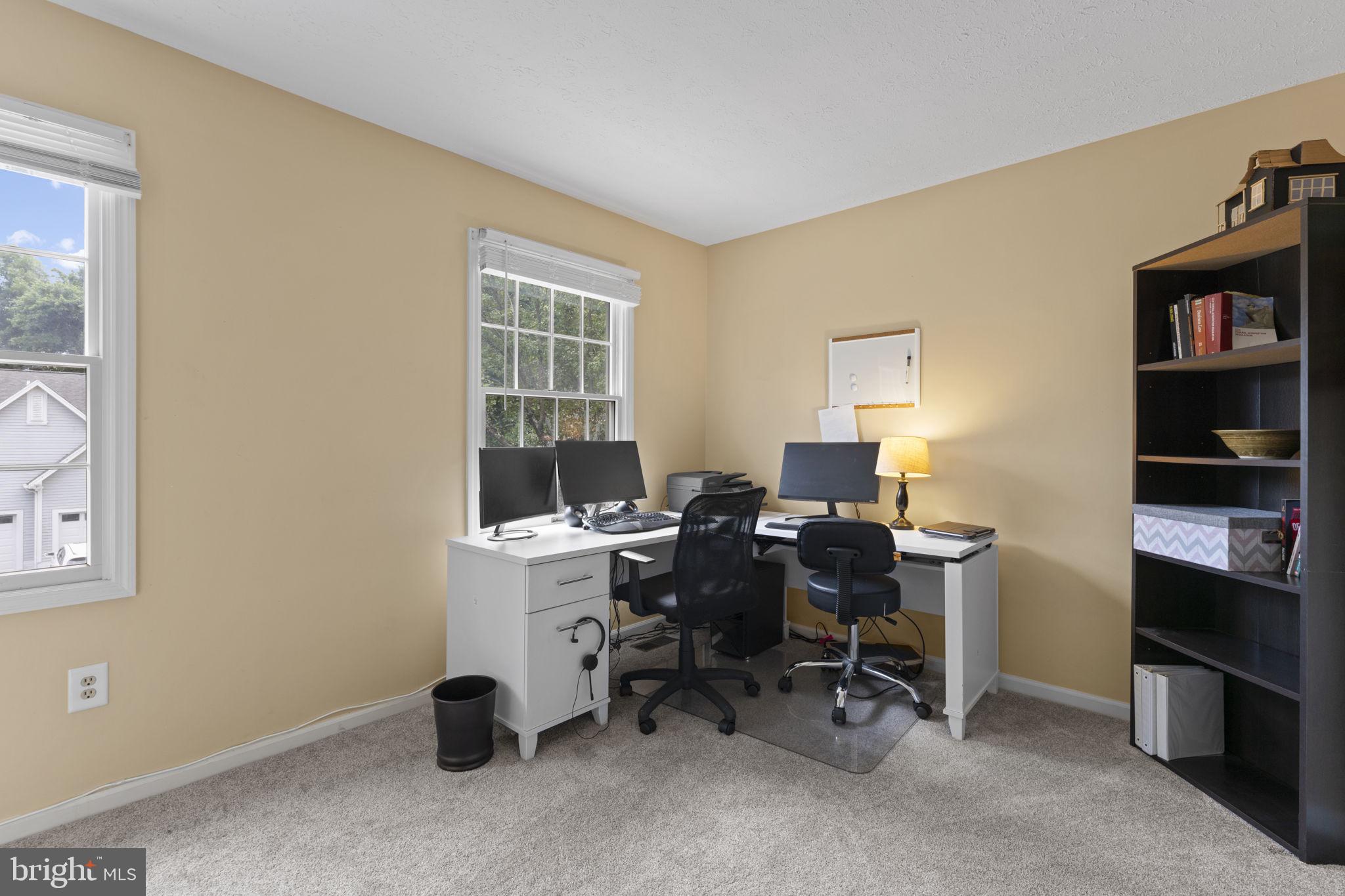 NORTH SHERWOOD FOREST - Residential