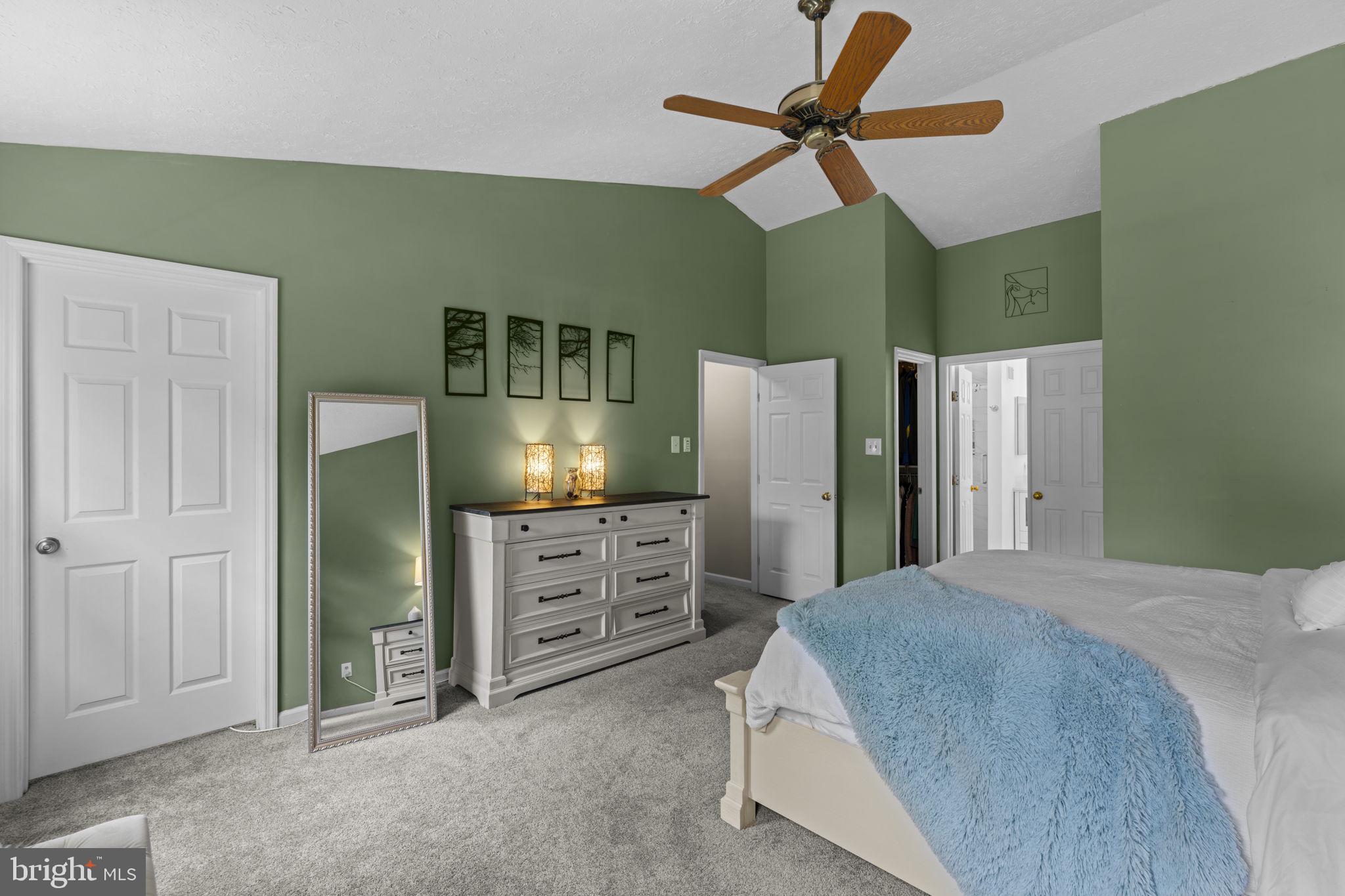 NORTH SHERWOOD FOREST - Residential