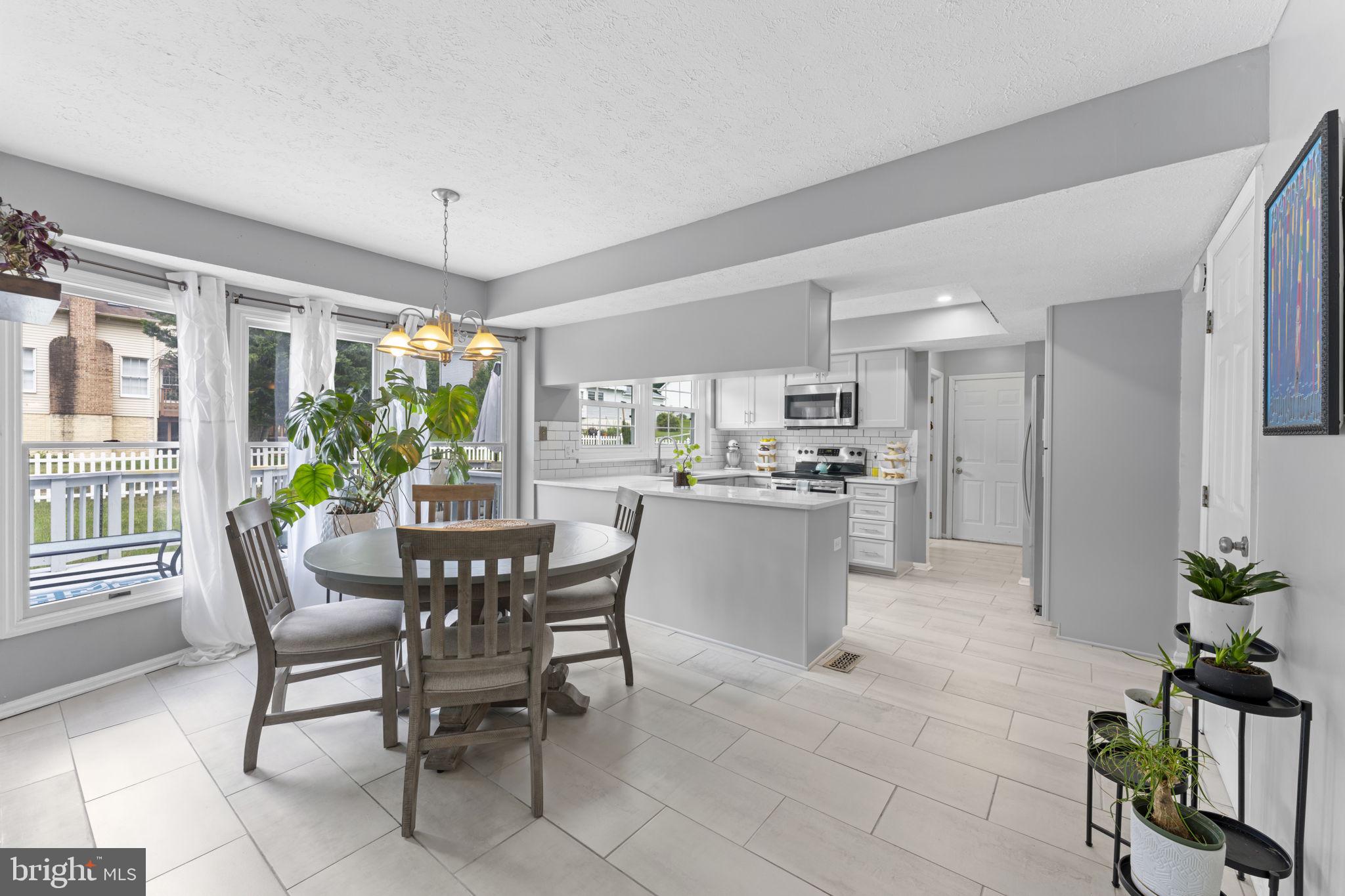 NORTH SHERWOOD FOREST - Residential