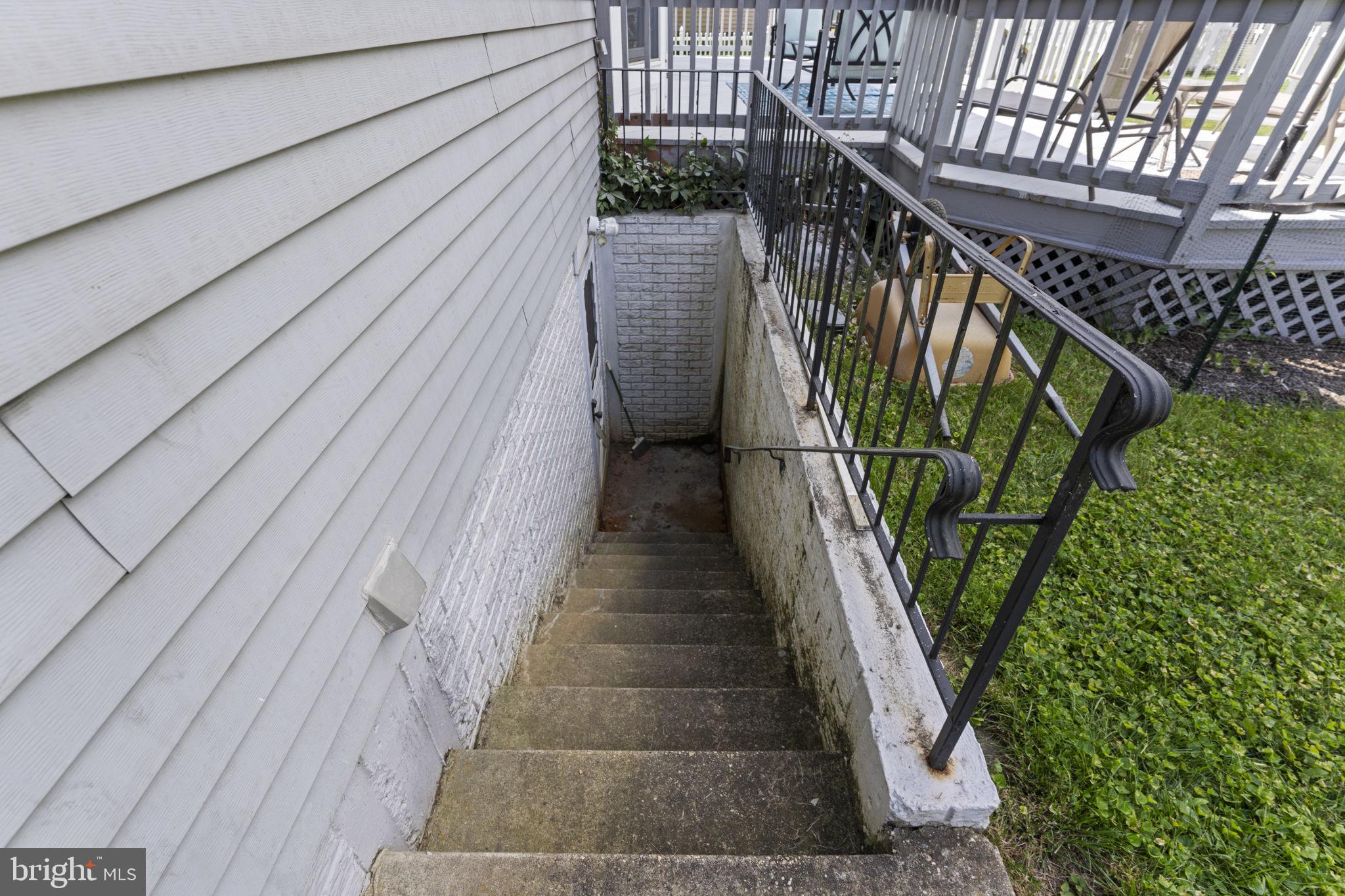 NORTH SHERWOOD FOREST - Residential