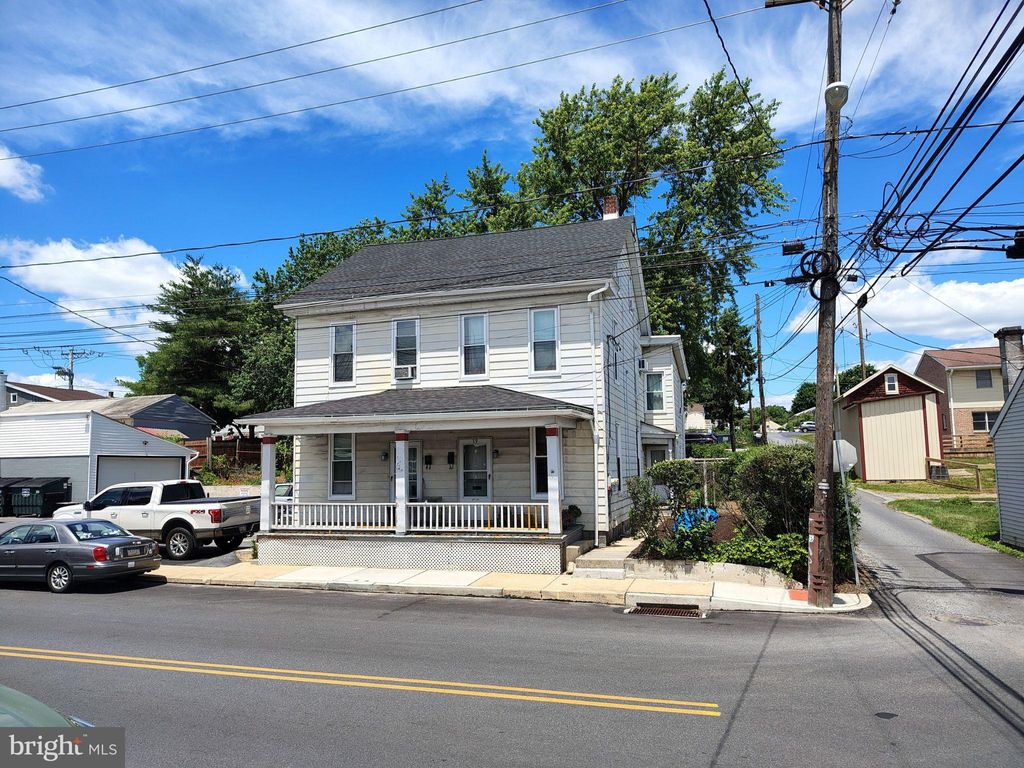 Photo of 37 E Willow Street, ELIZABETHTOWN, PA 17022 (MLS # PALA2089986)