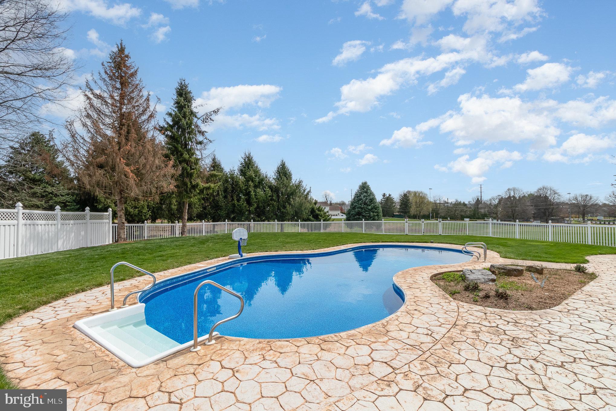 MEADOWVIEW ESTATES - Residential