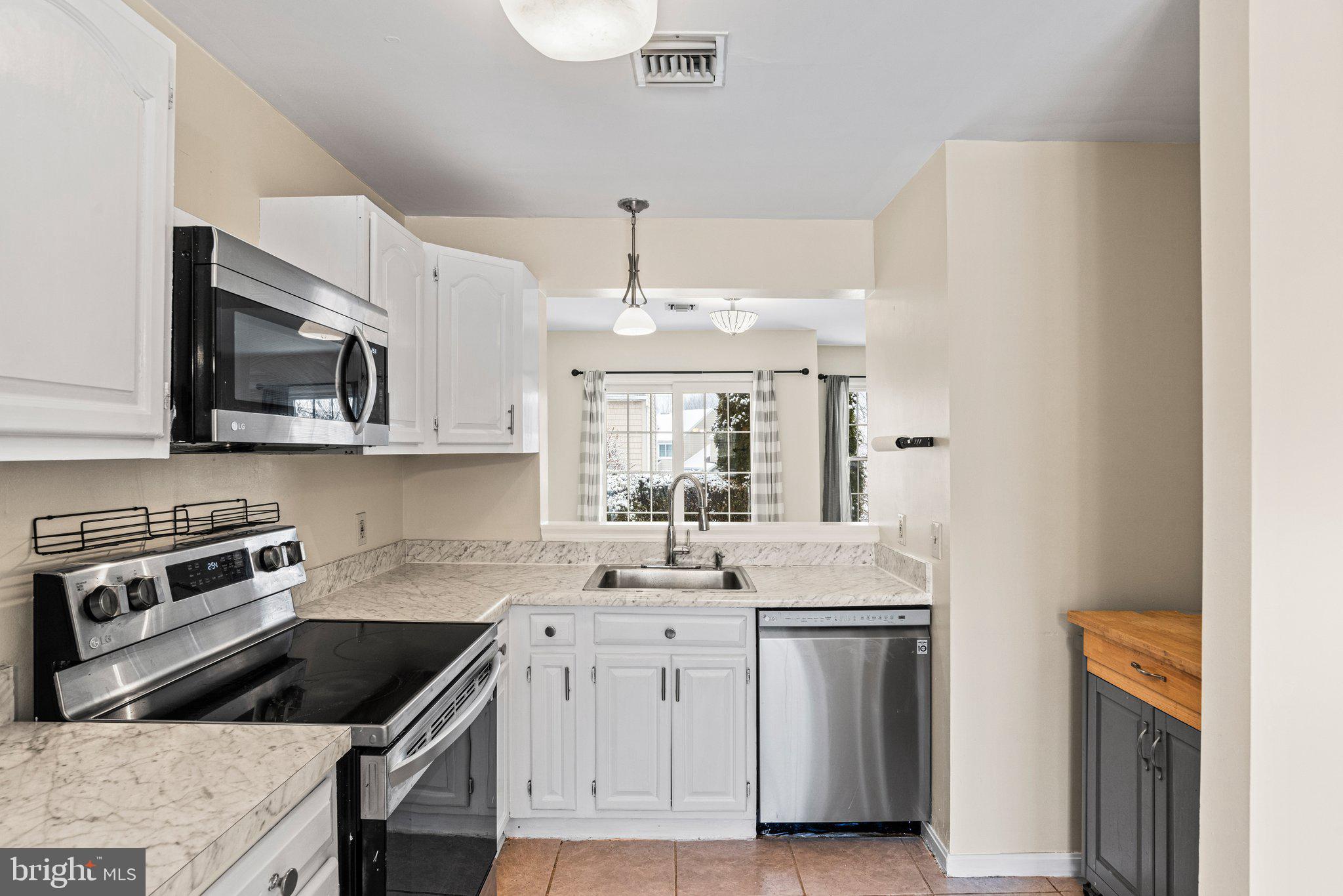 CREST OF HERSHEY - Residential