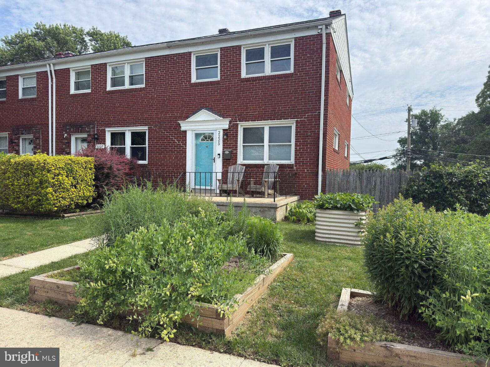 2225 ELLEN AVENUE