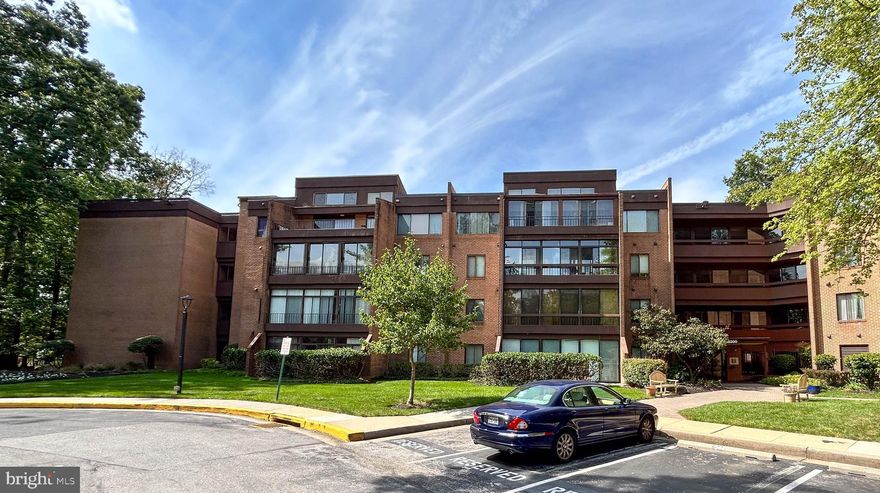 Online auction to be conducted on Auctioneers website! List Price is Opening Bid Only! Bidding begins Friday, November 10th & ends Wednesday, November 15, 2023 @ 2:00PM. Condominium Fee: $405.92/month. Property consists of a large open concept living room/dining room, spacious galley kitchen with table space, owners suite with full bath and walk in closet, second bedroom, second full bath and a laundry closet.  Both the living area and kitchen has sliding glass doors leading to a large enclosed patio area with sliding glass windows. According to tax records the property has 1341+/- Sq. Ft. Unit has been freshly painted. Features include:• Central AC• Enclosed Patio• Stainless Steel Appliances• Close proximity to all amenities