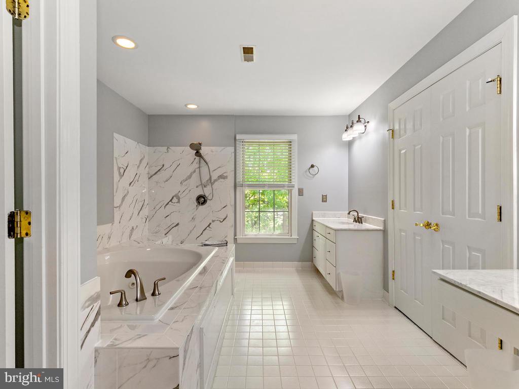 GOLD MINE CROSSING - Residential