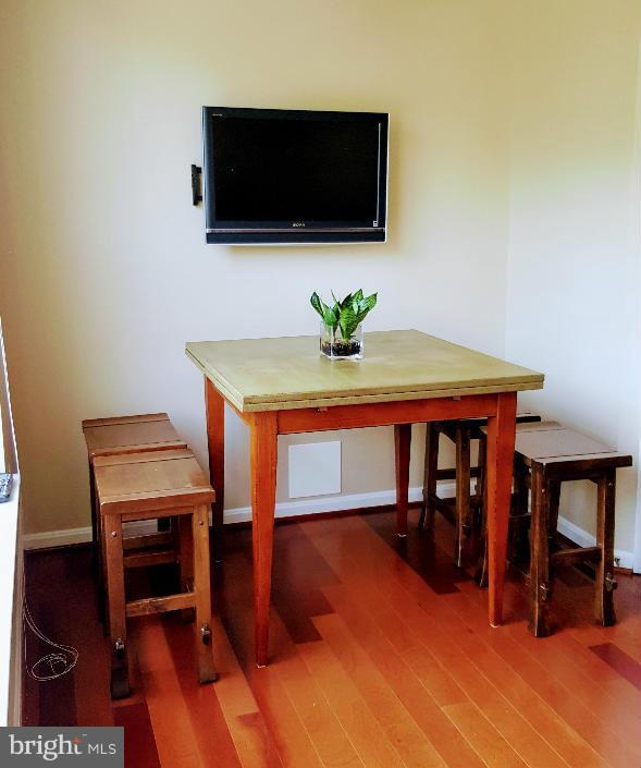 FAIRFAX METRO SQUARE - Residential Lease