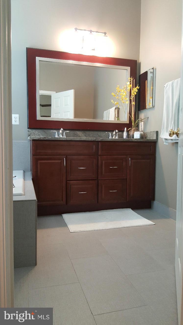 FAIRFAX METRO SQUARE - Residential Lease