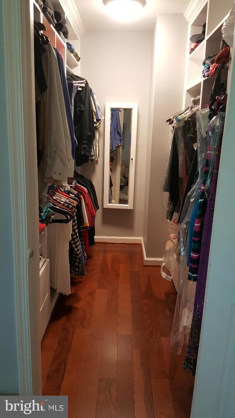 FAIRFAX METRO SQUARE - Residential Lease