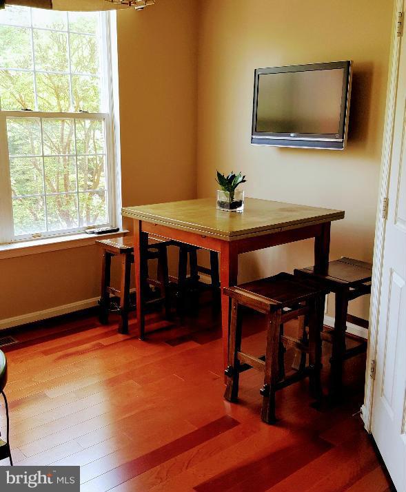 FAIRFAX METRO SQUARE - Residential Lease