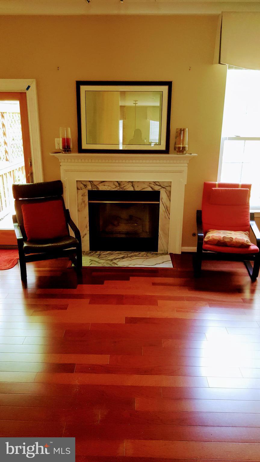 FAIRFAX METRO SQUARE - Residential Lease