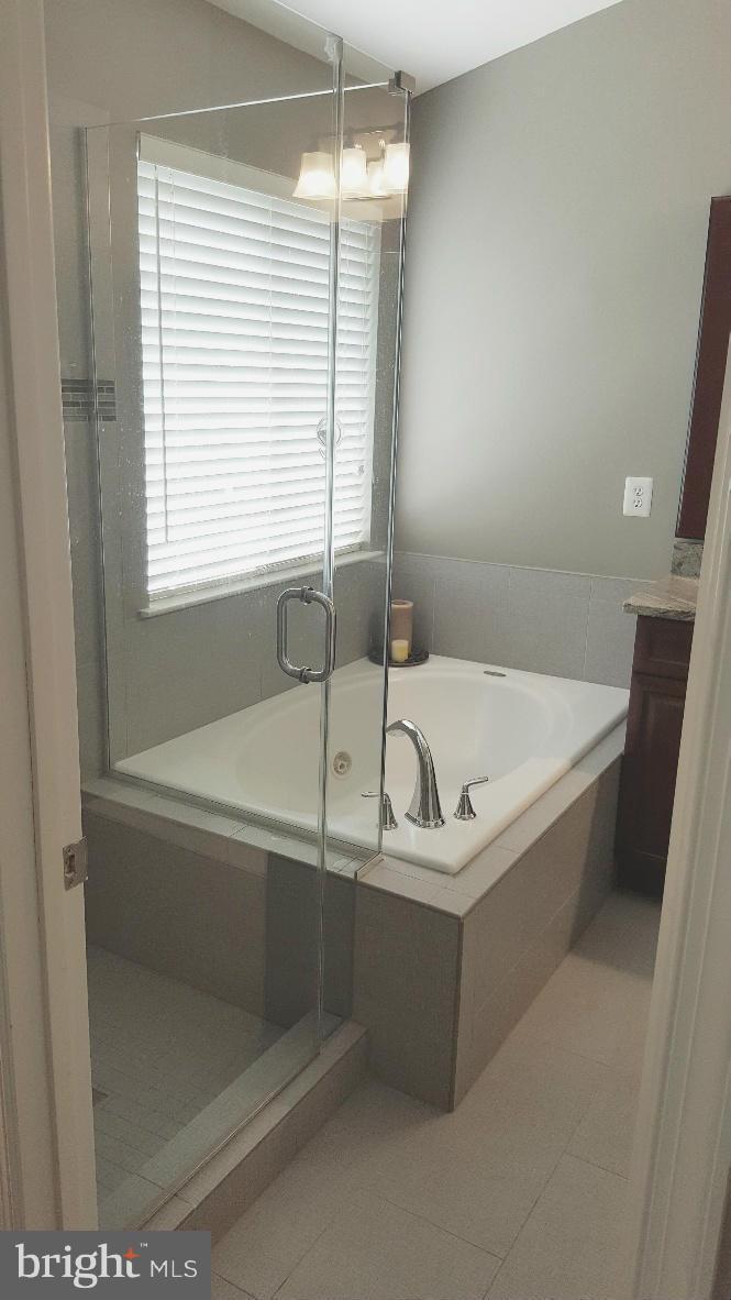 FAIRFAX METRO SQUARE - Residential Lease