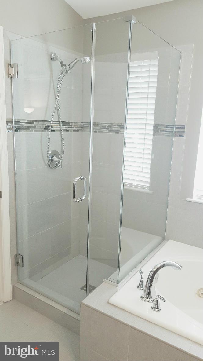 FAIRFAX METRO SQUARE - Residential Lease