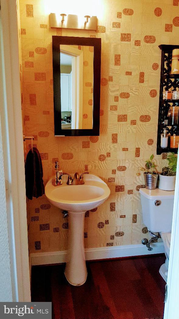 FAIRFAX METRO SQUARE - Residential Lease