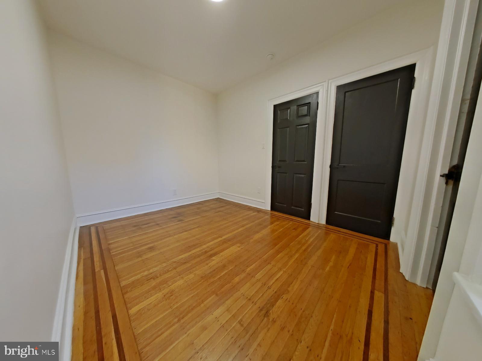 WALNUT HILL - Residential