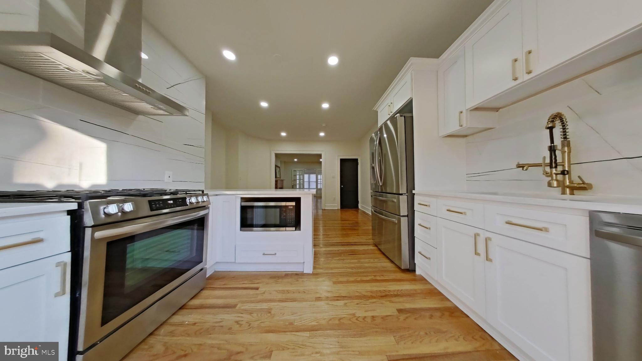 WALNUT HILL - Residential