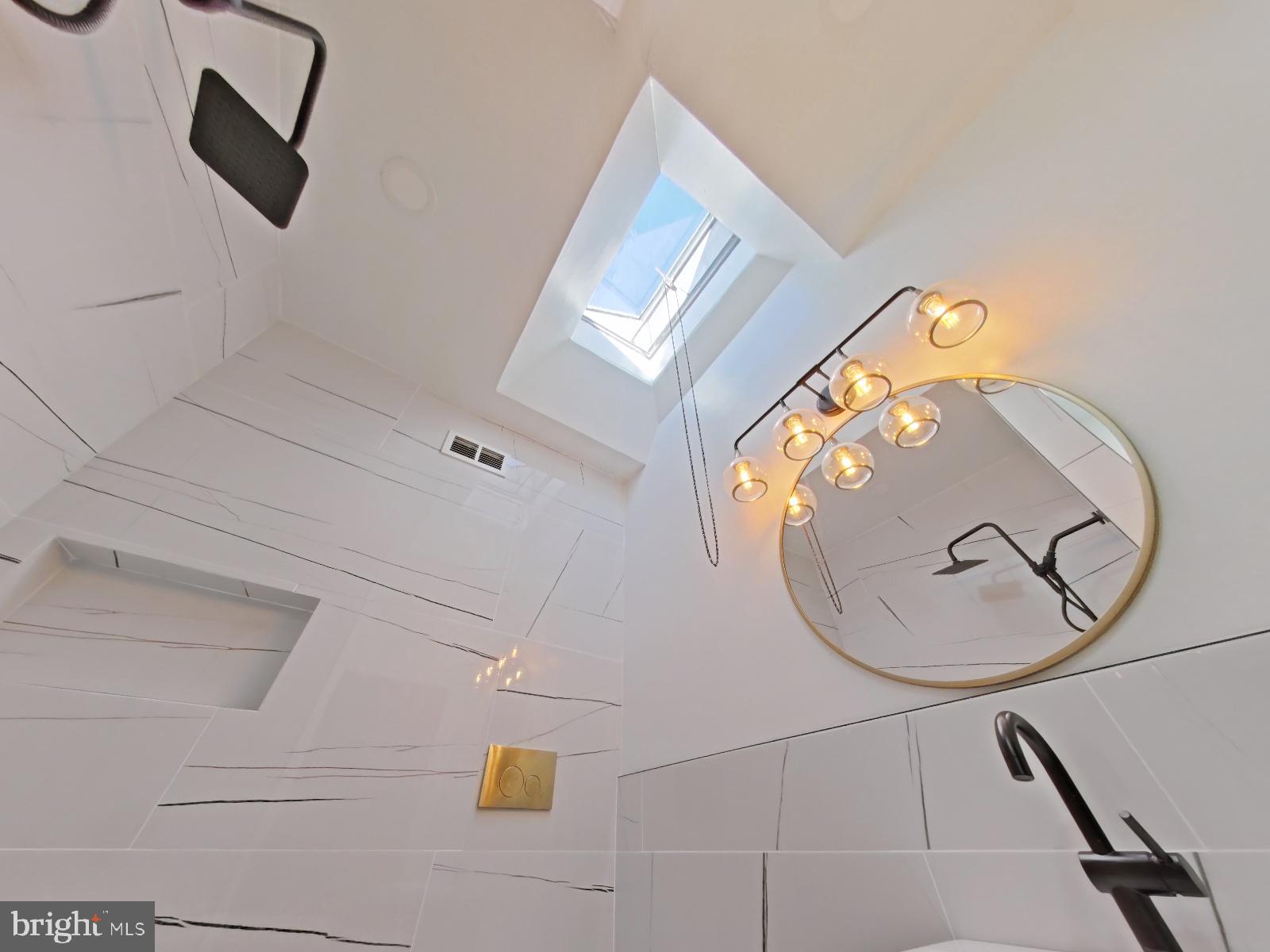 WALNUT HILL - Residential