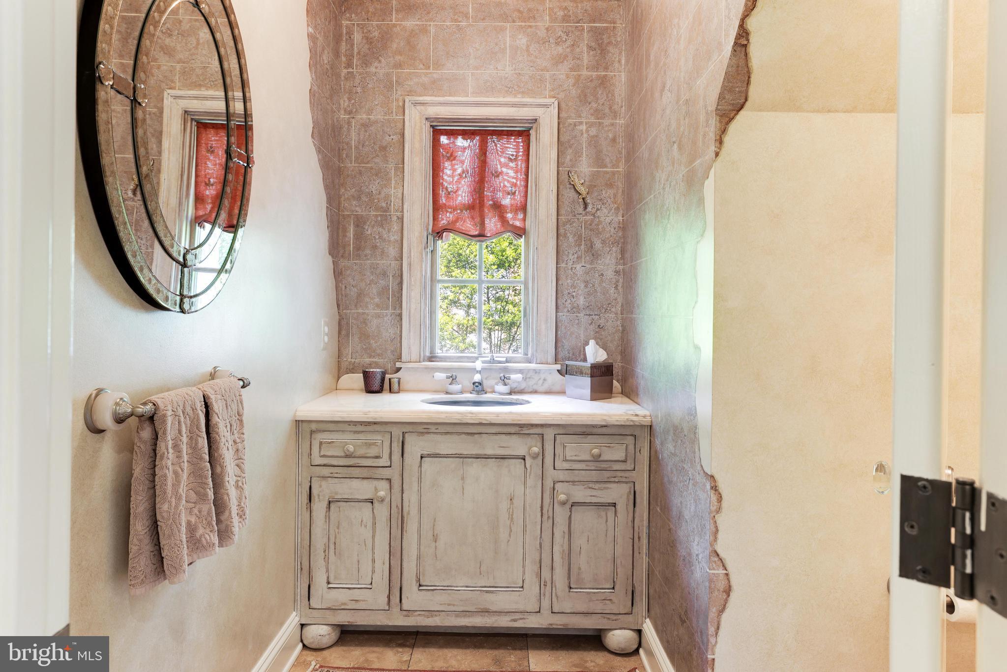 FALCON RIDGE - Residential