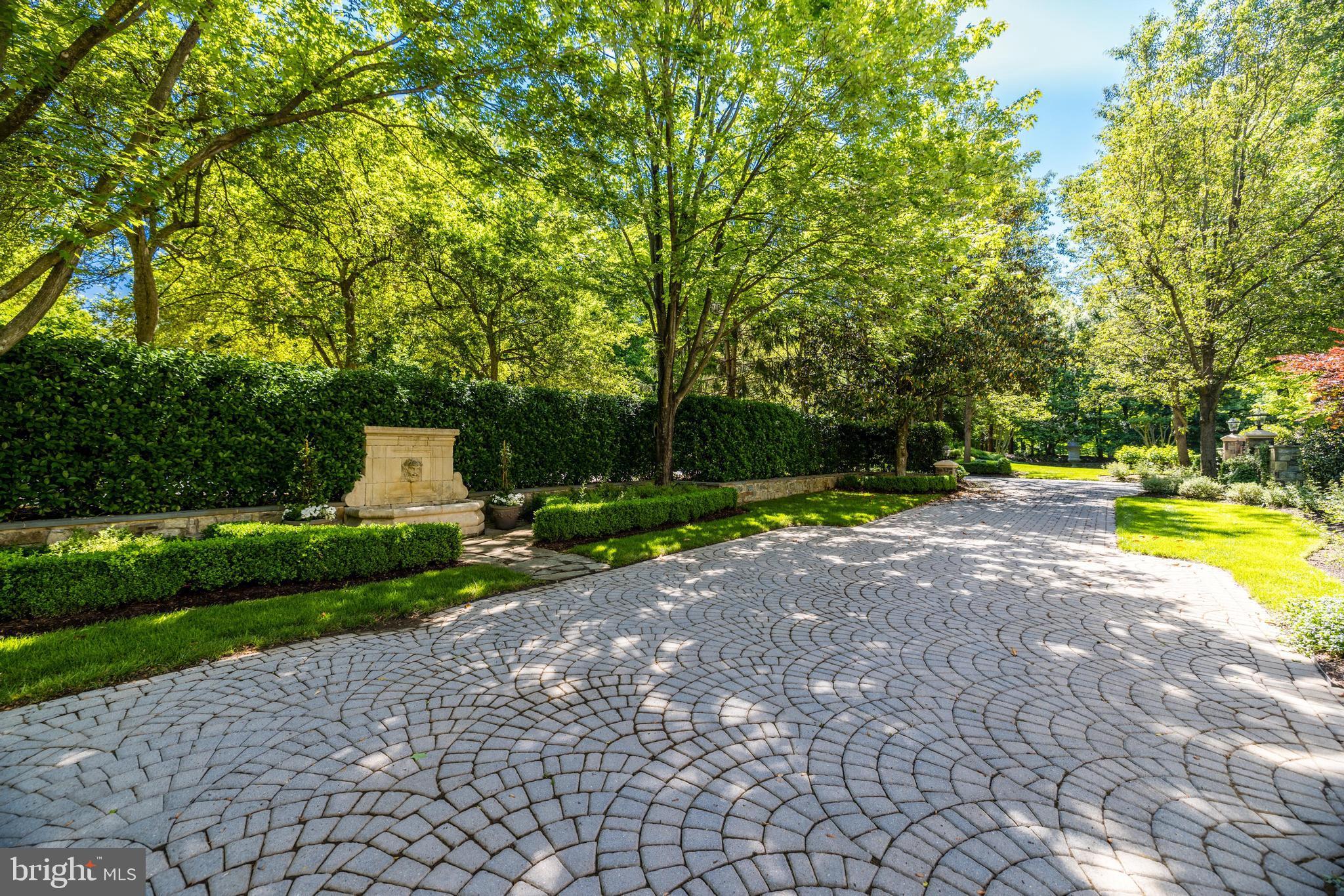 FALCON RIDGE - Residential