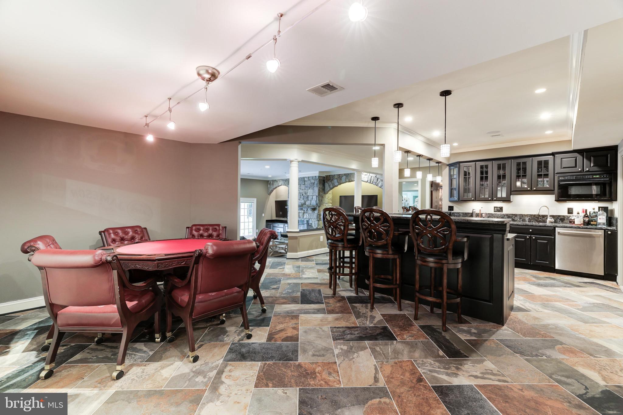 FALCON RIDGE - Residential