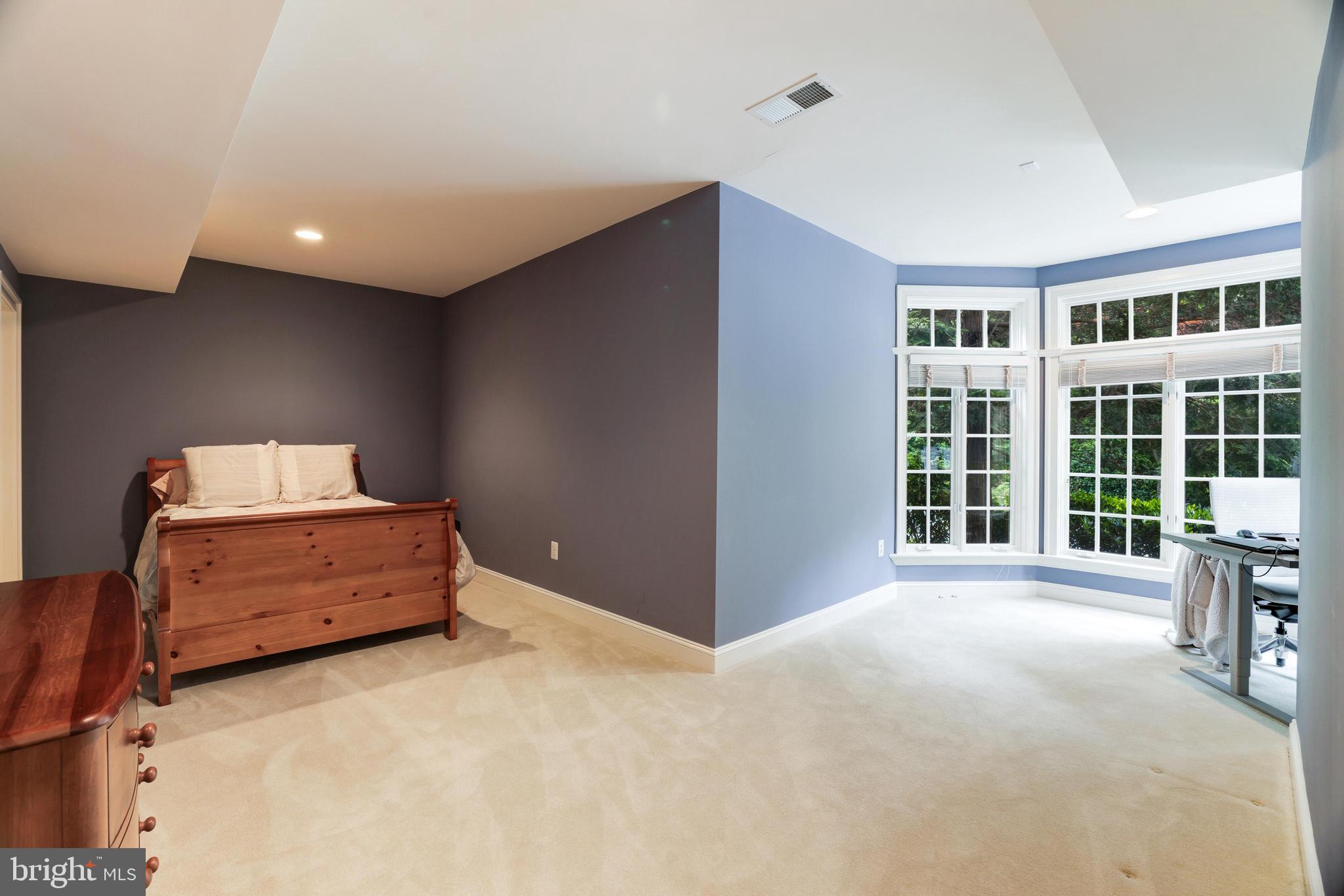 FALCON RIDGE - Residential