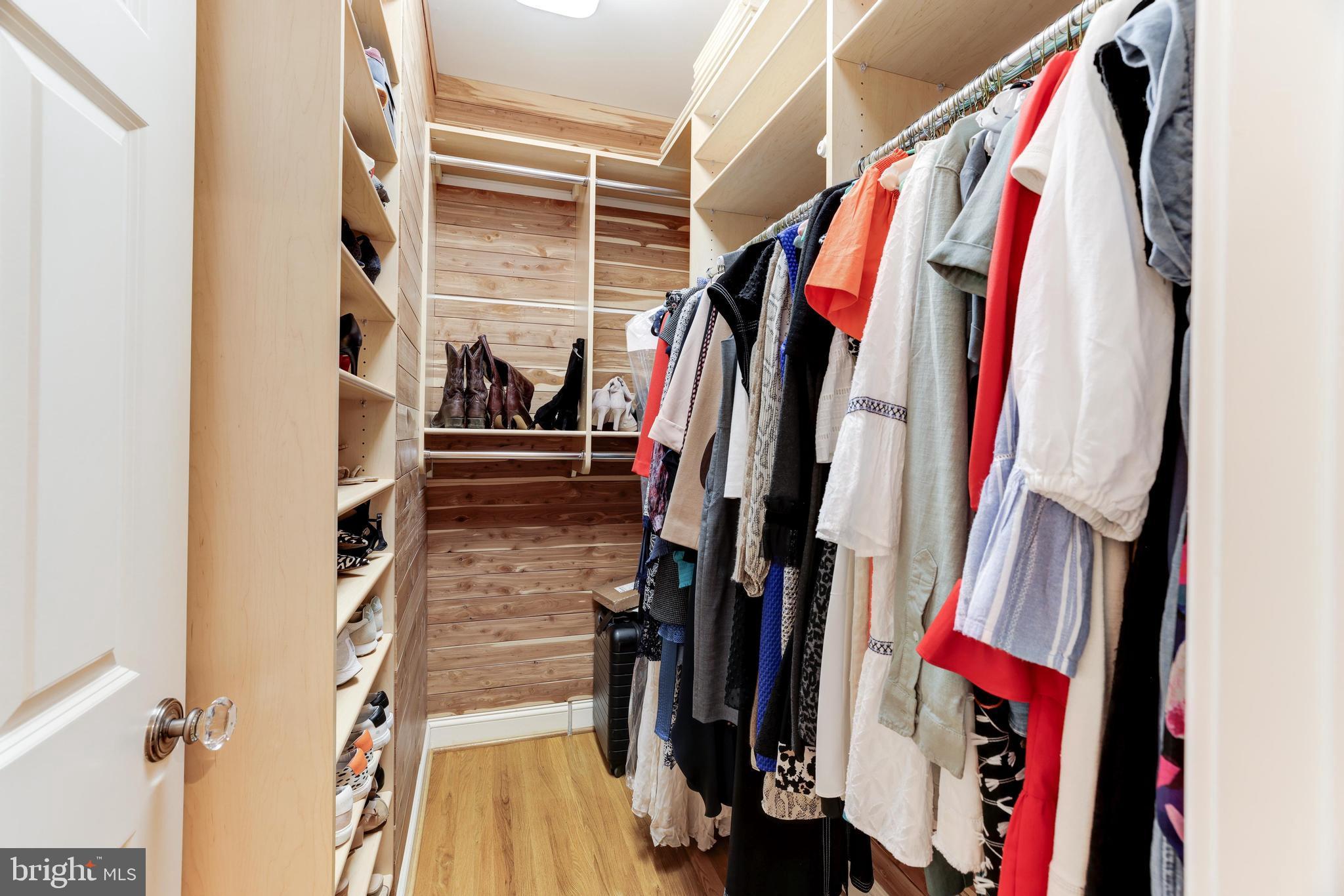 FALCON RIDGE - Residential