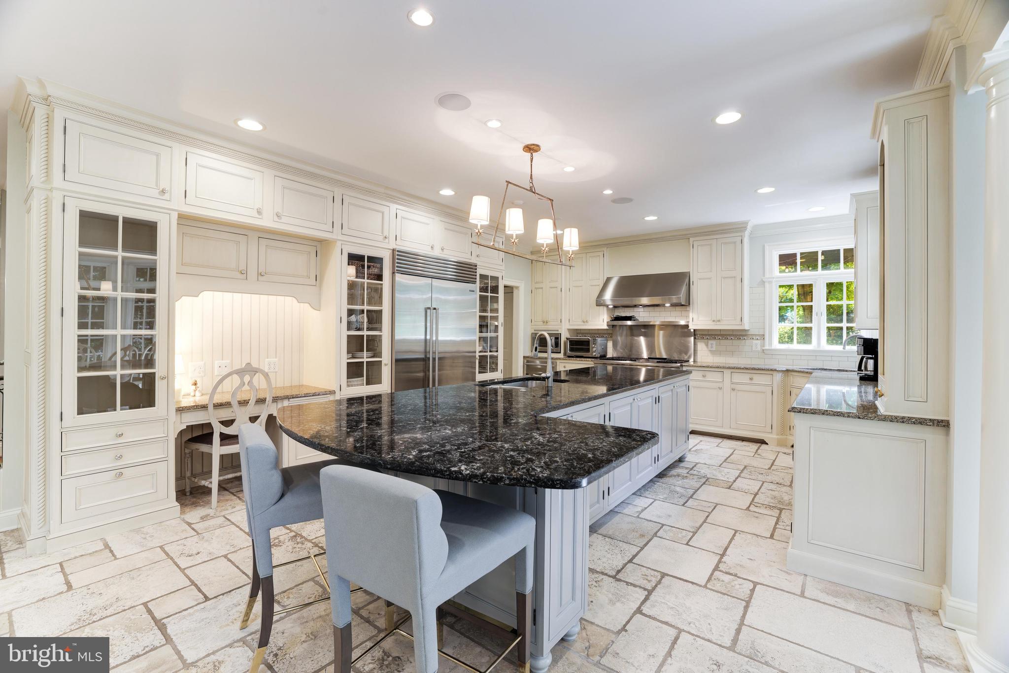 FALCON RIDGE - Residential