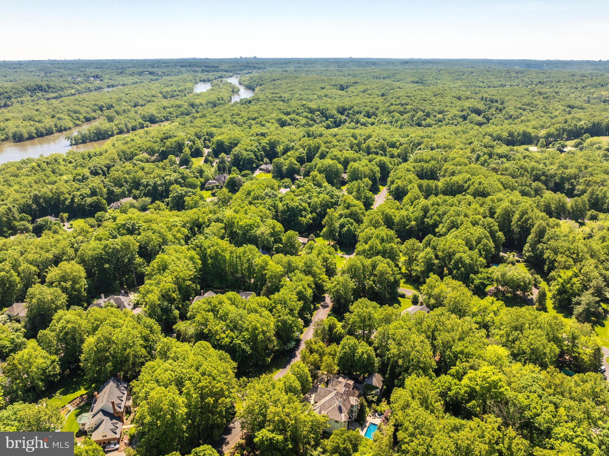 FALCON RIDGE - Residential