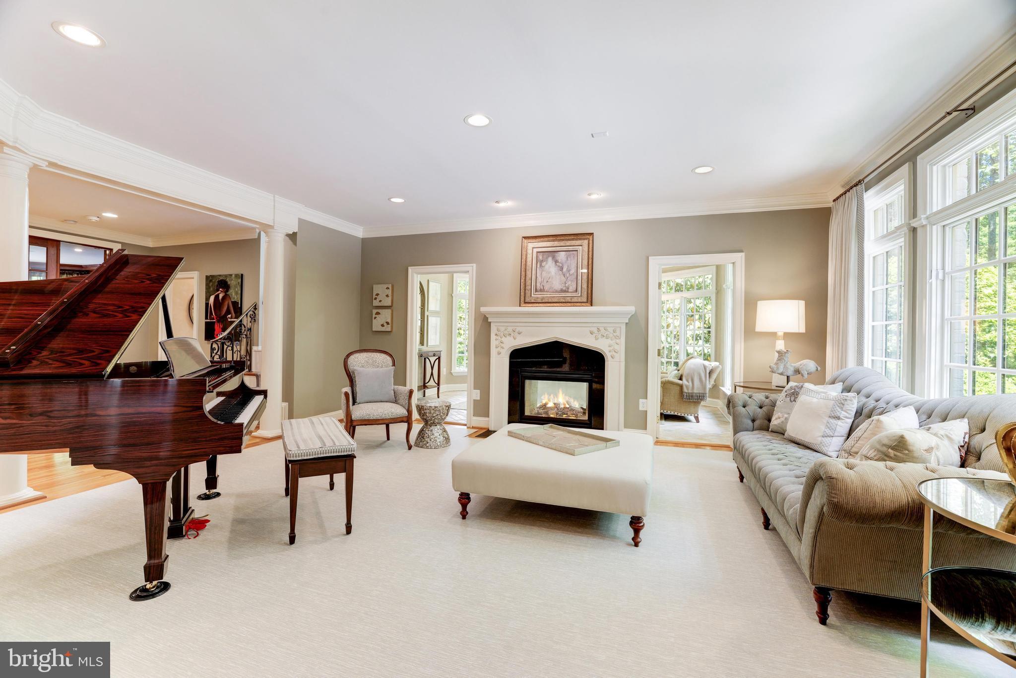 FALCON RIDGE - Residential