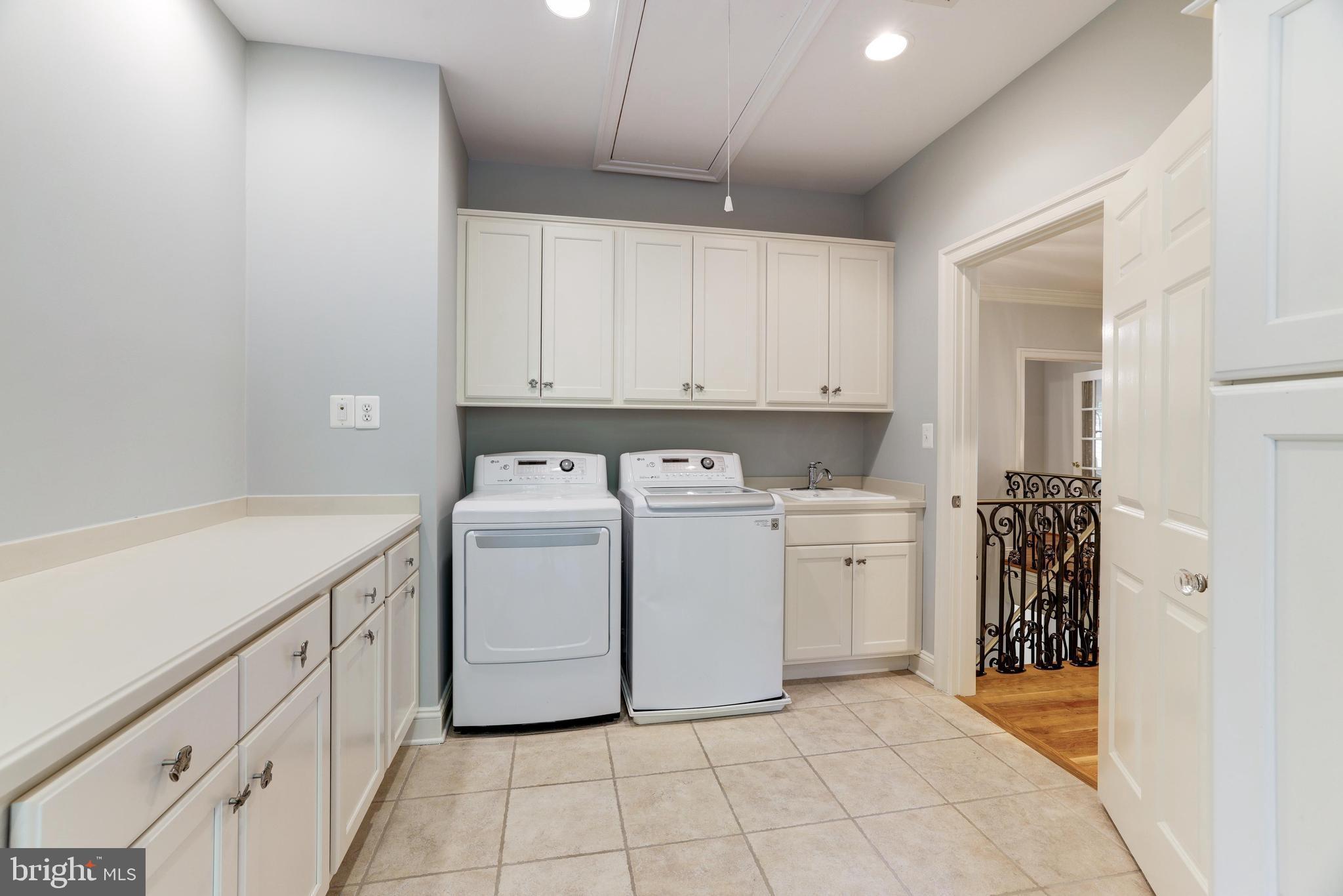 FALCON RIDGE - Residential