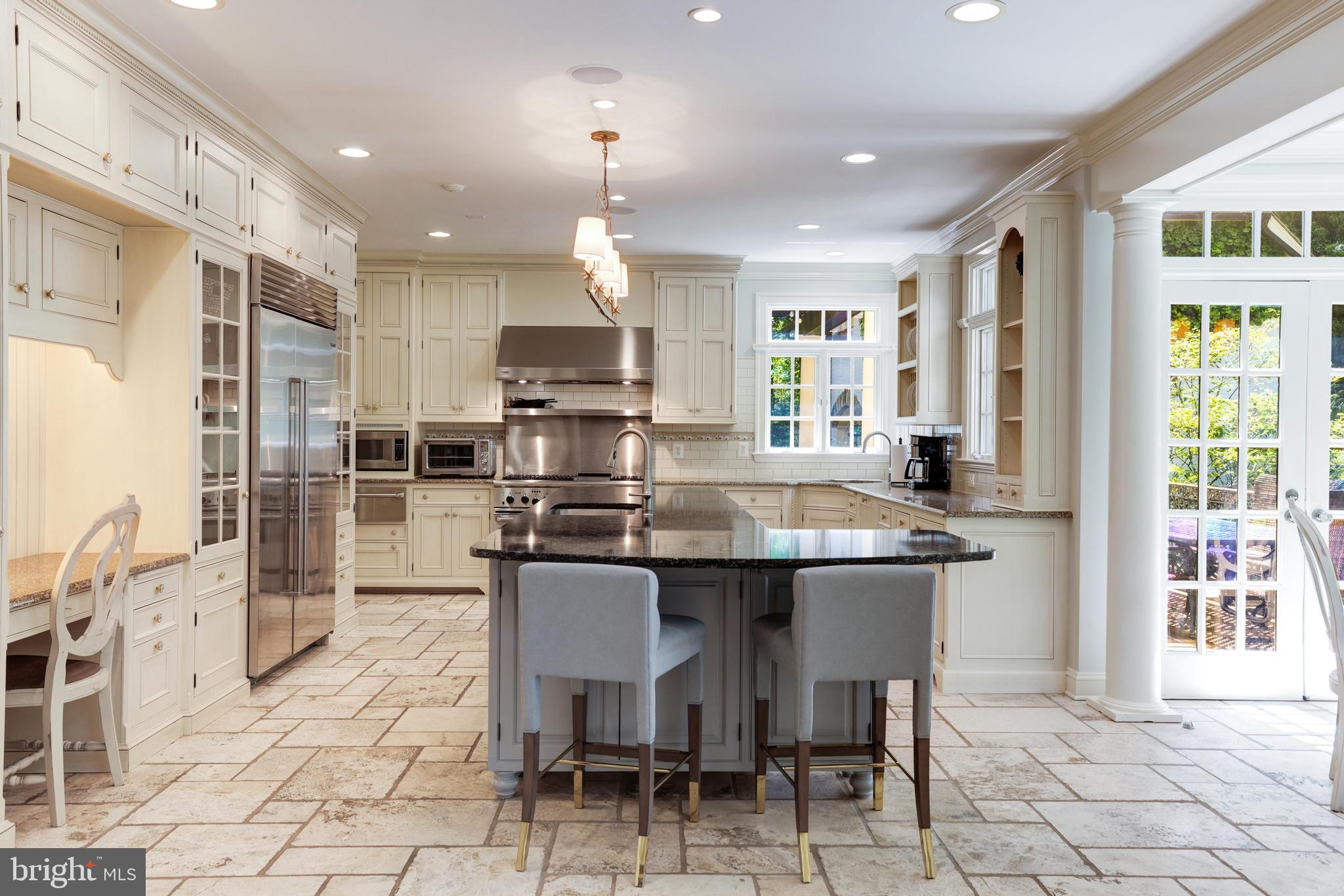 FALCON RIDGE - Residential