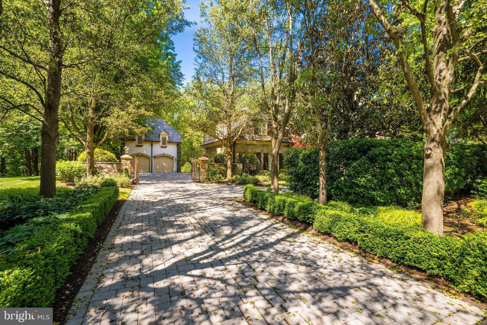 FALCON RIDGE - Residential