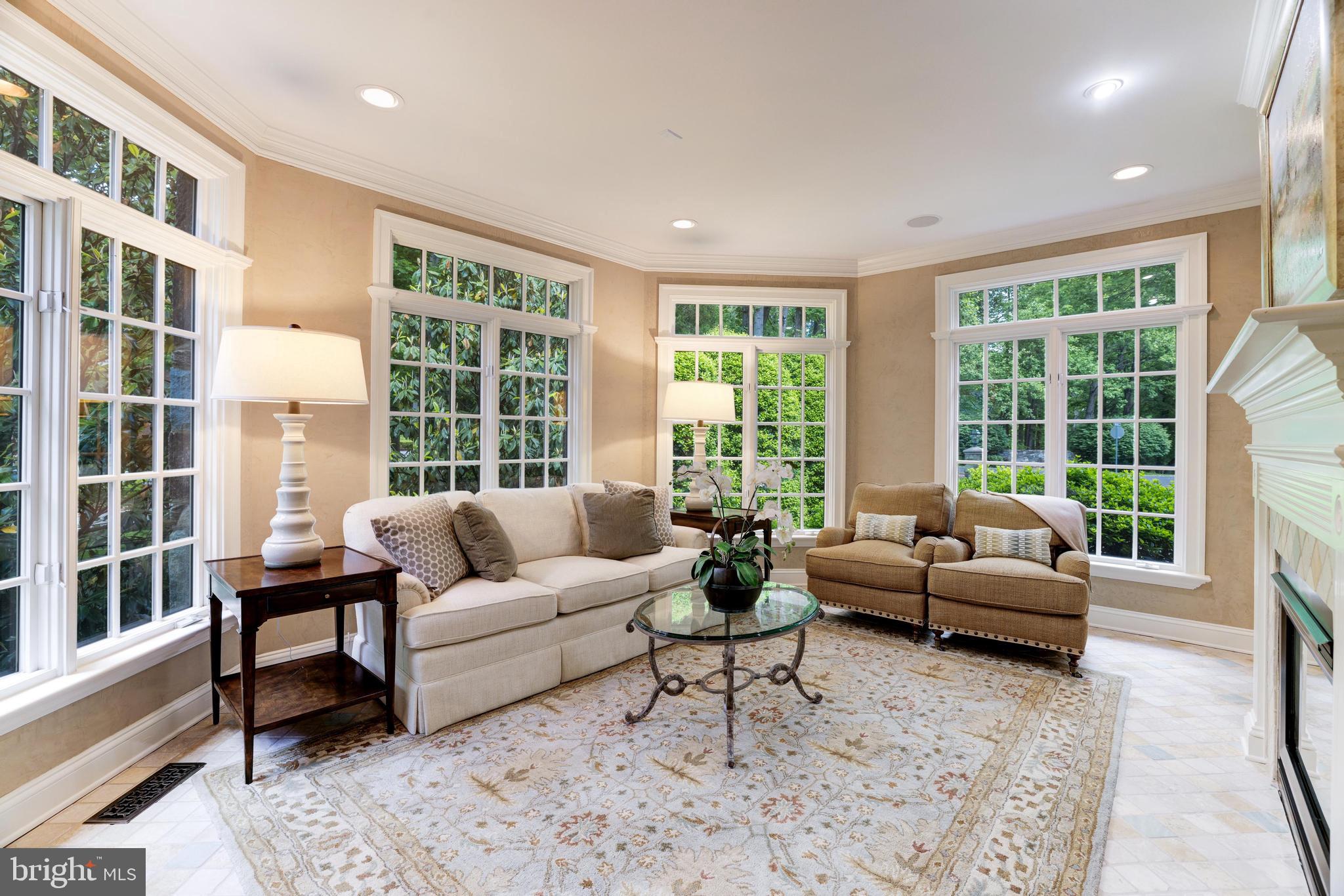 FALCON RIDGE - Residential