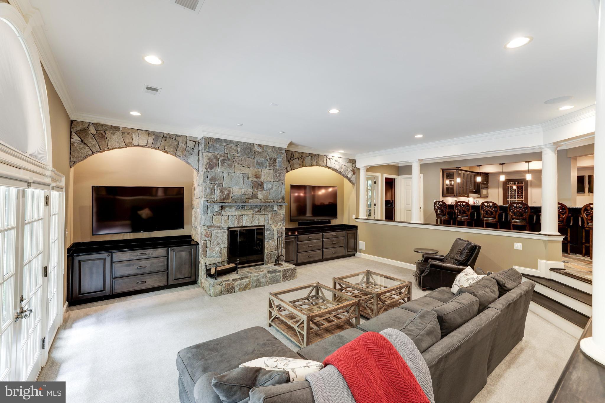 FALCON RIDGE - Residential