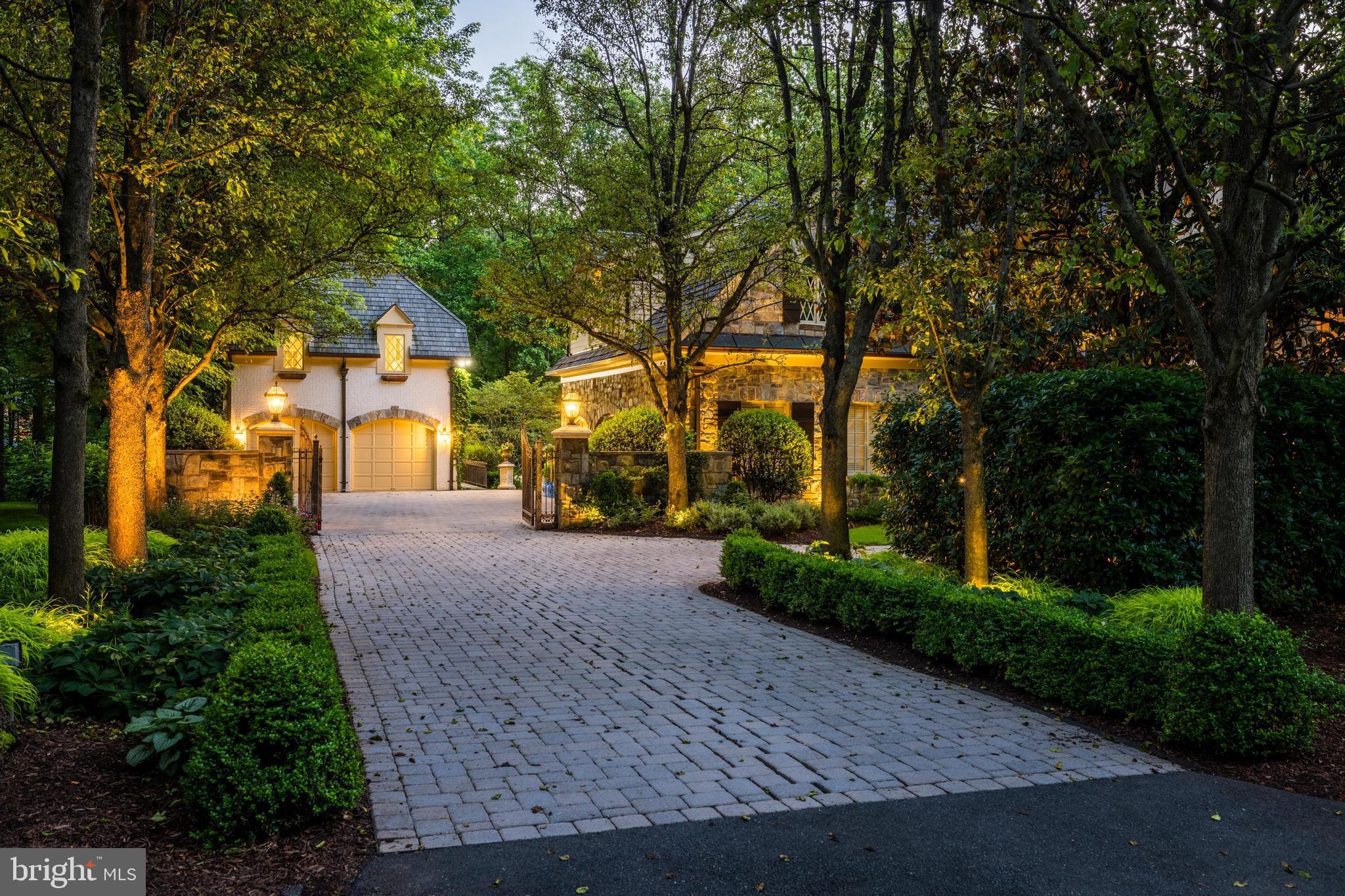 FALCON RIDGE - Residential