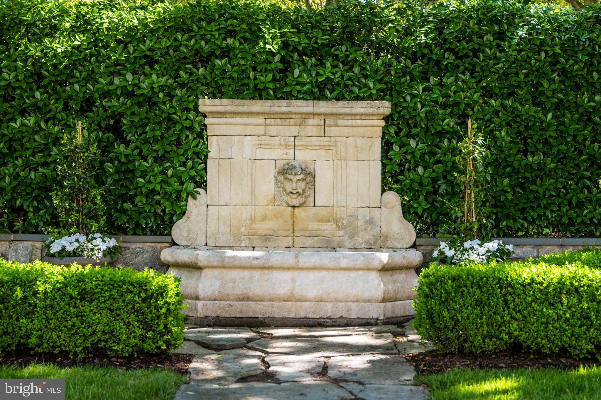 FALCON RIDGE - Residential