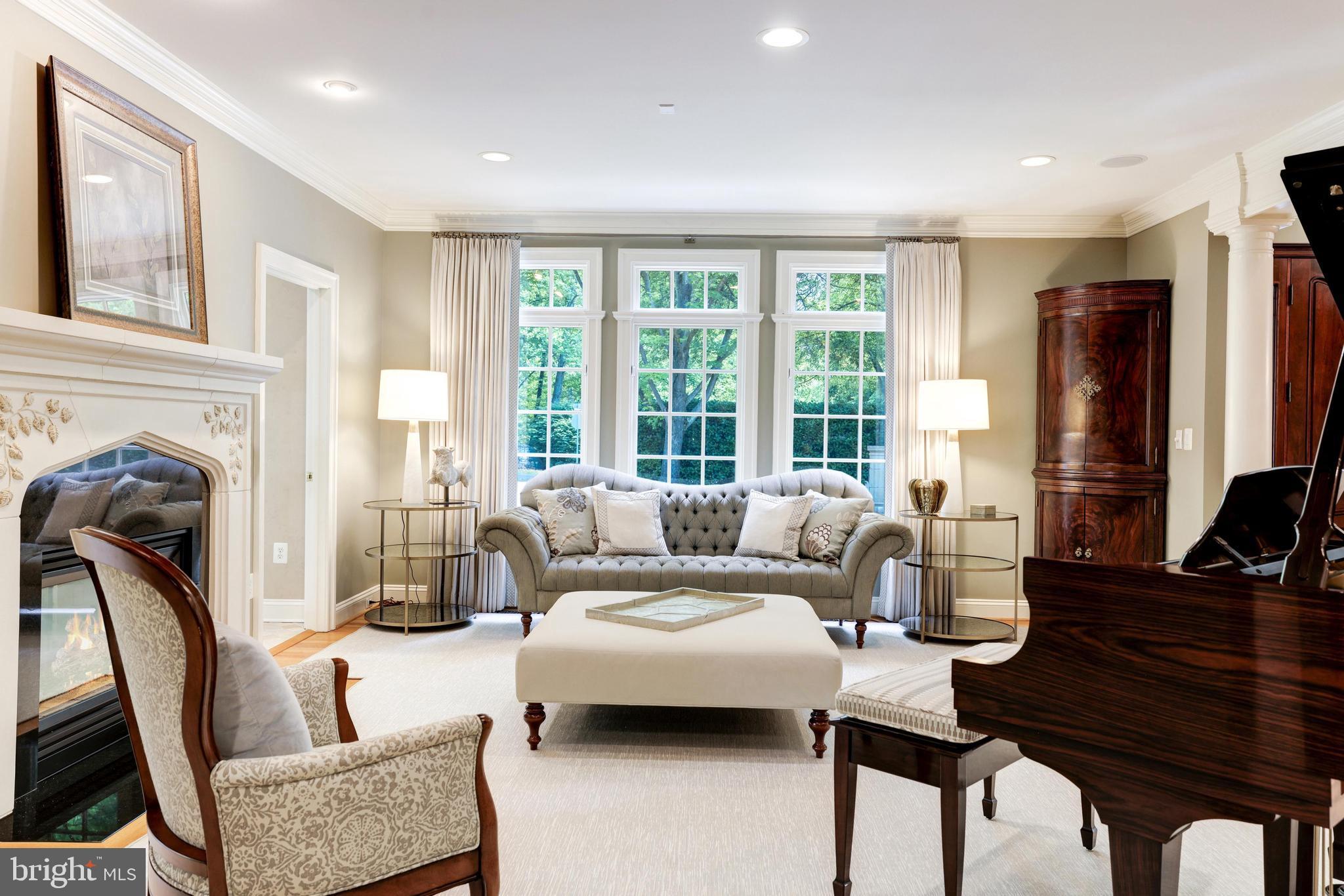 FALCON RIDGE - Residential